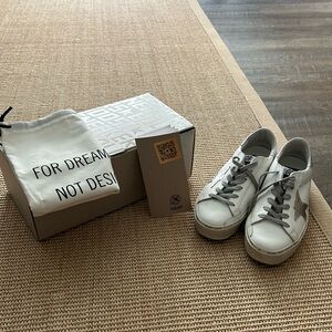 Golden Goose Sneakers